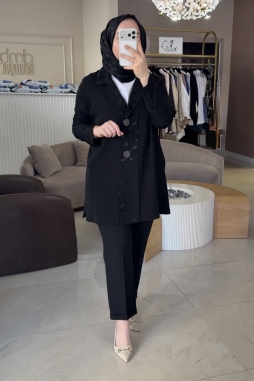 Siyah Jakar Geçişli Ceket