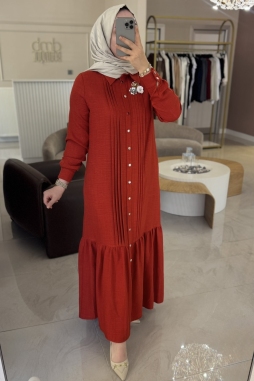 Kırmızı Broşlu Drape Elbise