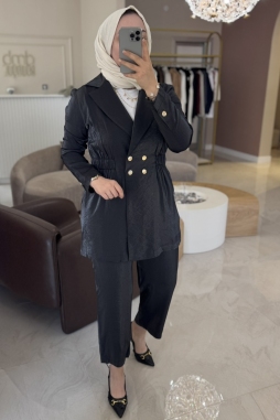 Siyah Pantolonlu Takım
