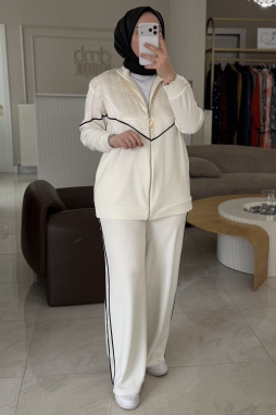 Beyaz Jakar Detaylı Takım 1095