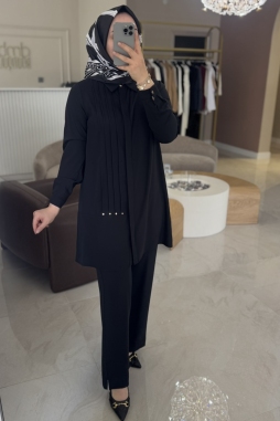 Siyah Dikiş Detaylı Takım