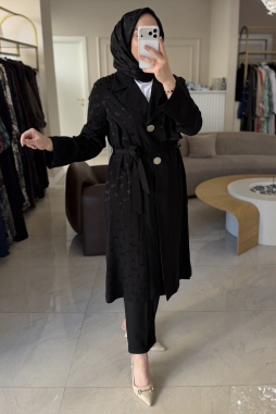 Siyah Jakar Geçişli Kap