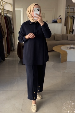Lacivert Çizgili Gold Detaylı Takım