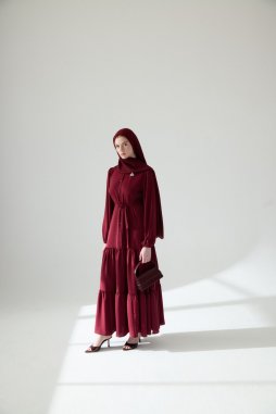 Bordo 3 Broş Krep Elbise