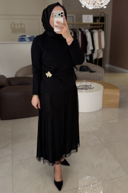 Siyah BROŞ DETAYLI BLUZ