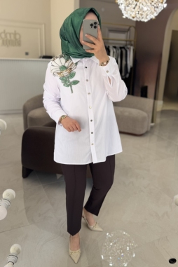 Beyaz Omzu Yeşil İşleme Tunik