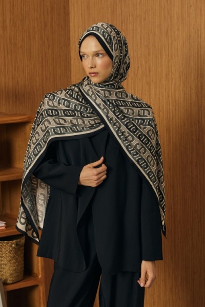 Merwish Siyah Monogram Şal 2018