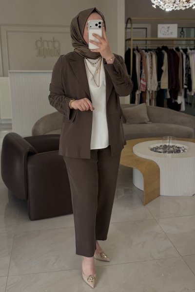 Esswaap Kahverengi Modal Kumaş Havuç Pantolonlu Takım