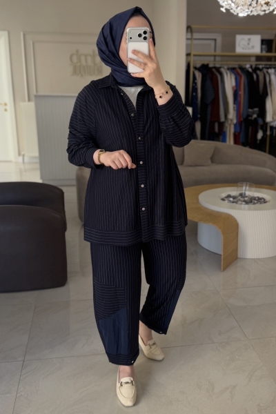 Ghisa Lacivert Çizgili Paça Detaylı Takım