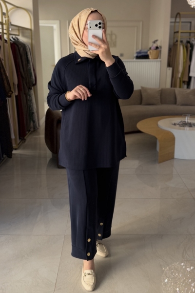 Ghisa Lacivert Çizgili Gold Detaylı Takım