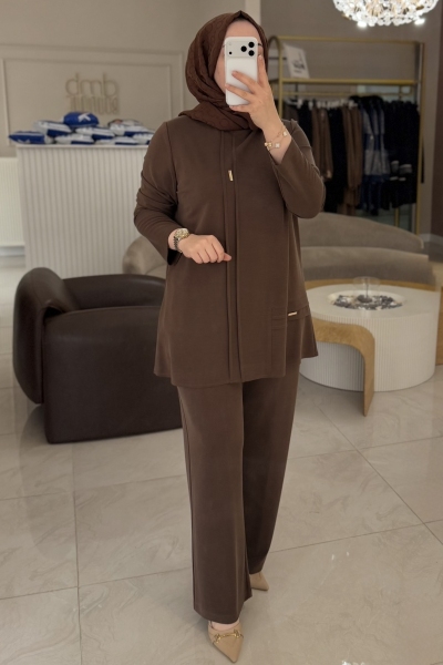 Esswaap Kahverengi Metal Detaylı Pantolonlu Takım