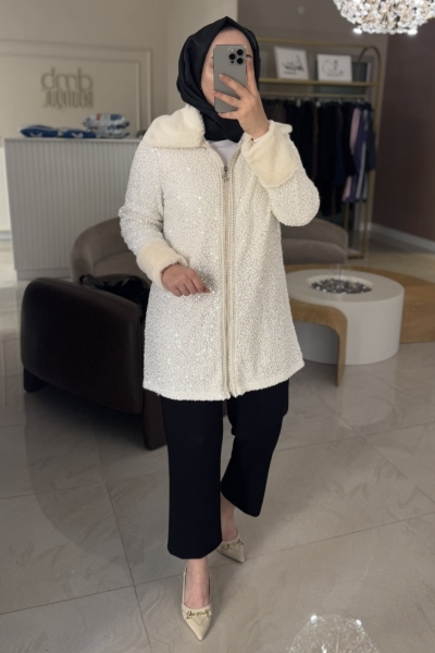 Selinada Beyaz Kolları Kürklü Payetli Ceket