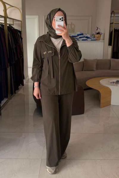 Nuss Haki Broş Detaylı Pantolon Takım 