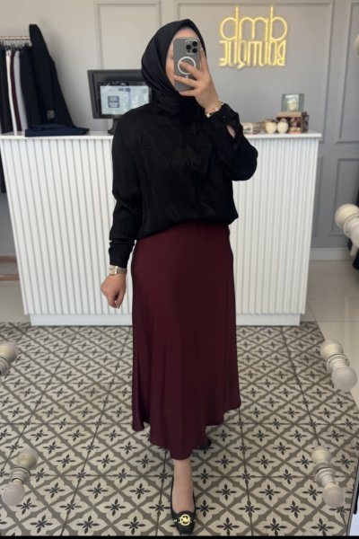 Siyah Saten Desen Detay Gömlek